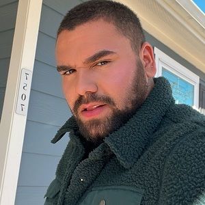 Meet your Posher, Luis